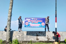 Khawatir Ada Korban, Polsek Maje  Pasang Spanduk Larangan Mandi di Pantai