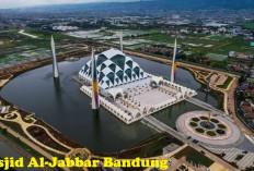 Masjid Al-Jabbar Bandung Megah, Memiliki Patung Berwarna Emas