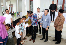 HUT Kaur ke-22, Bupati Santuni Anak   Yatim, Ungkapan Bupati Bikin Haru!