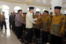 Lepas 100 CJH Kaur, Bupati Gusril Titipkan Ini 