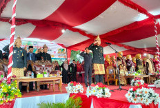 Walau Hujan Upacara HUT Kabupaten Kaur ke-22 Berjalan Khitmat, Gusril: Mari Kita Bangun Kaur Bersama