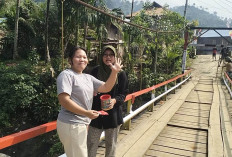 Dalam Rangkah HUT Bhayangkara, Polsek Nasal Percantik Desa