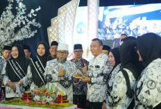 Puncak HGN ke-80, Gubernur Bengkulu Berikan  Bantuan Rp 1,1 M Untuk PGRI, Ini Pesannya!