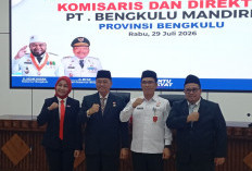 Perdana Pemprov Bengkulu Kukuhkan Direksi BUMD PT Bengkulu Mandiri, Ini Targetnya 