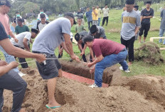 Jenazah Pria Tanpa Identitas yang Ditemukan di Pantai Merpas Dimakamkan di Bandar Jaya