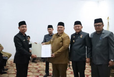 Ini Agak Lain : Bupati Bengkulu Selatan Kukuhkan Pj Sekda, Mantan Sekda Definitif