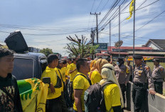 Penunjukan Plt dan Pembatalan Musda Picu Demonstrasi di Kantor Golkar Bengkulu, Massa Kecewa 