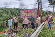 Rawan Longsor dan Pohon Tumbang, Polsek Manna Gerak Cepat Pasang Peringatan di Jalur Manna–Seginim