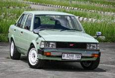 Toyota Corolla DX Klasik  Pakai Spion di Tutup Kap   Mesin Tampil Bergaya