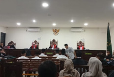 Hakim Semprot Pantun PH di Sidang Pledoi Korupsi Perjadin DPRD Bengkulu