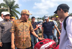 Kunjungi Kedurang Ilir, Gubernur Bengkulu Salurkan Alsintan, Hingga Pasang Listrik Gratis