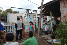 Satu Rumah Habis Terbakar, Jalan Sempit   dan Kerumunan Warga Jadi Kendala