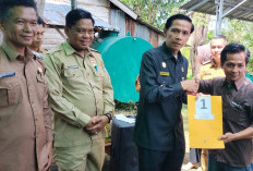 Tingkatkan Swasembada Pangan, Bupati   Kaur Bagikan Alsintan Segini Banyak