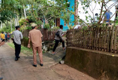 BREAKING NEWS!! Rumah Tersangka Pembunuh Diamuk Keluarga Korban, Ini Kondisi Terkininya