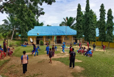 Kelas IX Borong Juara Bola Voli di SMPN 29 Kaur