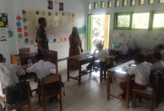 Pupuk Nasionalisme, Satgas TMMD ke-124 Kodim 0408/BS Upacara Hingga Komsos di Sekolah