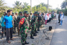 Danramil Turun Tangan, Ajak Masyarakat Goro Bersihkan Jalan Menyemak