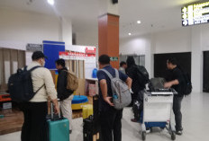 BREAKING NEWS!!! KPK Geledah Rumah Kadis PUPR Kota Bengkulu, Belum Ada Tersangka, Segini BB Diamankan 