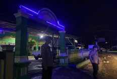 Salat Tarawih Aman dan Nyaman, Polisi Patroli depan Masjid