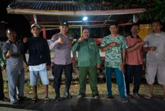 Bhabinkamtibmas Polsek Maje Dampingi  Warga Desa Arga Mulya Ronda 