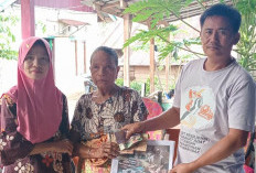 Tak Punya Uang Berobat, Pemdes Muara Dua Berikan Bantuan ke Warga Sakit