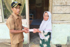 BLT-DD Penyandingan Disalurkan Door to Door, KPM Terima Triwulan 