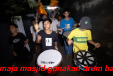 Tradisi Bangunkan Makan Sahur, Remaja Masjid Gunakan Drum Band