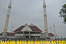 Masjid dengan Sentuhan Khas Betawi dan Ide Jokowi, Masjid Raya KH Hasyim Asyari Ramai Musafir