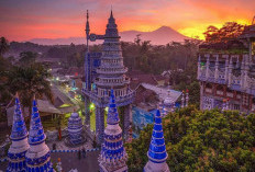 Megah dan Mewah,Masjid Tiban Dibangun Jin dalam Satu Malam