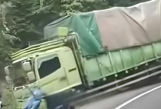 Tebing Batu Manulla TNBBS Kembali Makan Korban, Fuso Tabrak Pembatas Jalan