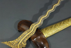 Para Pejabat Buru Benda Pusaka, Keris Naga Sosro Diyakini Anti Santet dan Pagar Rumah