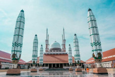 Berada di Jantung Kota, Masjid Agung Semarang Lokasi Wisata Berbalut Religi