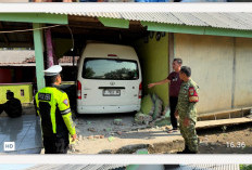 BREAKING NEWS! Ngantuk, Mobil Tabrak Rumah di Kaur, Begini Kronologisnya