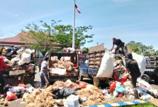 Pemkot Bengkulu Polisikan Sopir Truk Sampah, Ini Reaksi DPRD