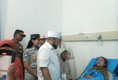 Kunjungi Korban Kapal Terbalik, Gubernur Helmi Tegaskan Evaluasi Wisata Laut