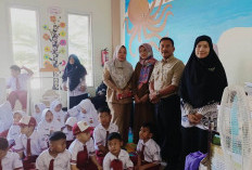 Edukasi dan Tingkatkan Minat Baca, SDIT Kunjungi Disperpusip Kaur