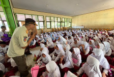 Cegah Bullying dan Kenakalan Remaja, Satpol PP Bengkulu Selatan Edukasi Ratusan Pelajar SMPN 2