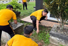 Polres Bengkulu Selatan Bersih-Bersih Mako, Kapolres: Kebersihan Cerminan Profesionalisme