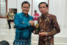 Kado HUT ke-23, Pemda Kaur dan Pemda Muara Enim Tanda Tangan MoU Pembangunan Jalan Penghubung