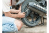 Jangan Diabaikan Jika Ban Belakang Motor Matic Anda Goyang, Begini Cara Mengatasinya