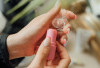 Cari Blush On Stick Lokal Terbaik, Ini Pilihan yang Paling Worth It