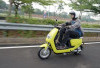 Belum Banyak yang Tahu: Begini Tips Mengendarai Motor Listrik dengan Benar dan Aman